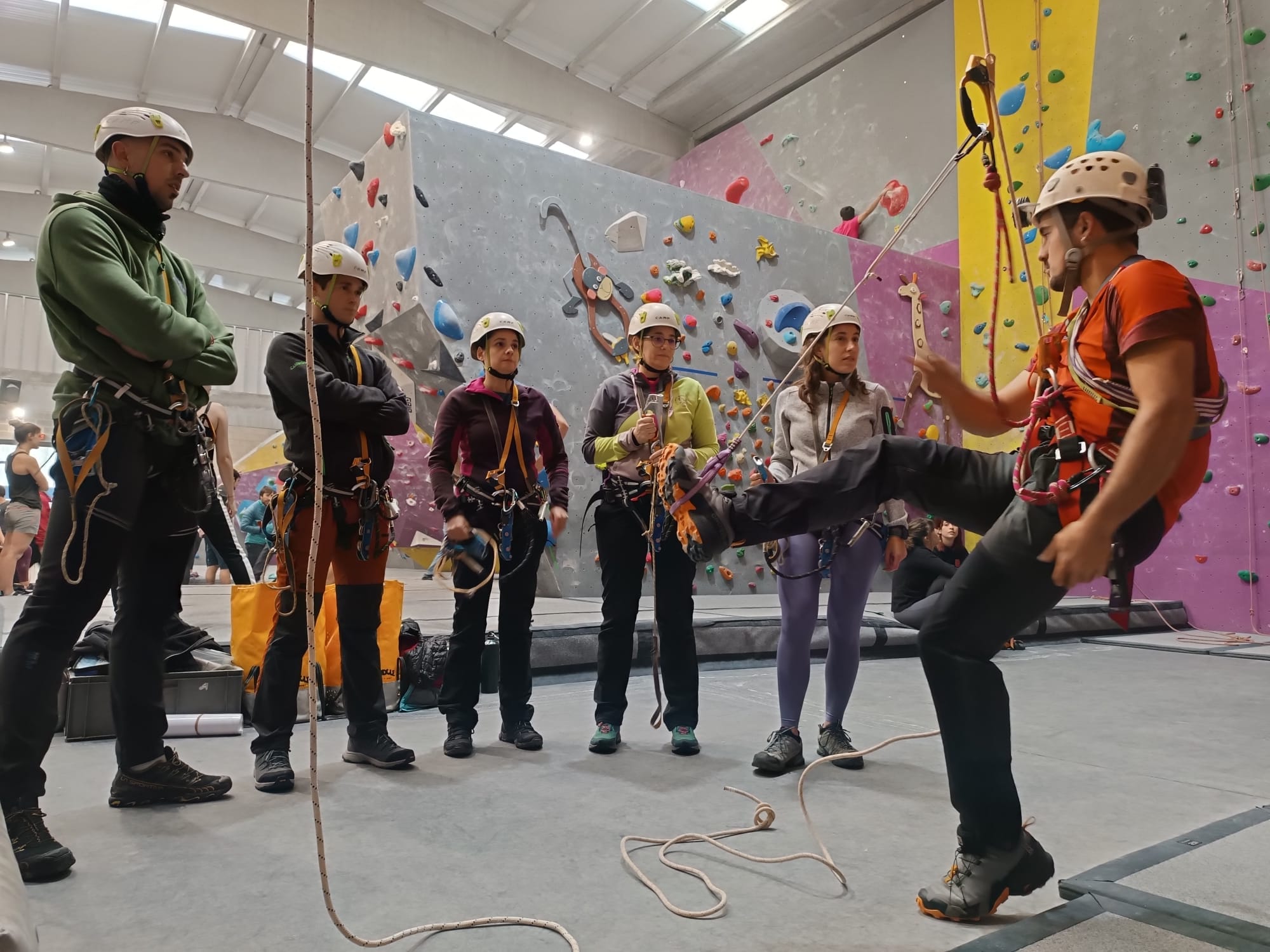 Se celebr&oacute; el Curso de Iniciaci&oacute;n a la Espeleolog&iacute;a Vertical
